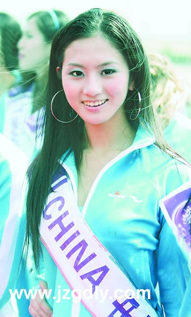 来自河南的国际旅游小姐童鹤