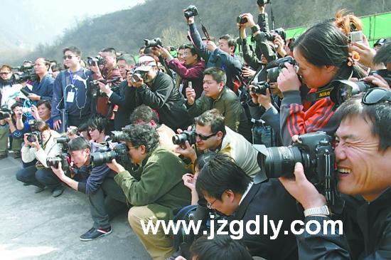 国际旅游小姐成为媒体追逐的焦点。